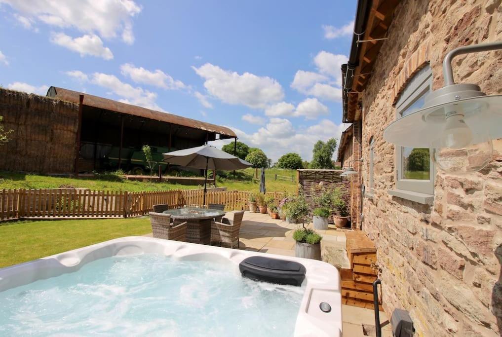 Ferienwohnung The Cart House - Beautiful Contemporary Barn - Hot Tub Bridgnorth Exterior foto